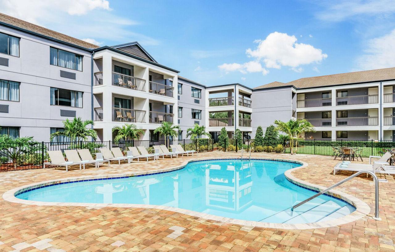 Courtyard By Marriott Orlando Lake Buena Vista At Vista Centre Eksteriør bilde